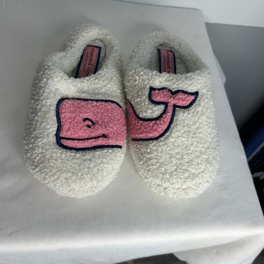 Vineyard Vines Pink Whale Sherpa Fleece Slippers Ivory White Size 5 Preppy
